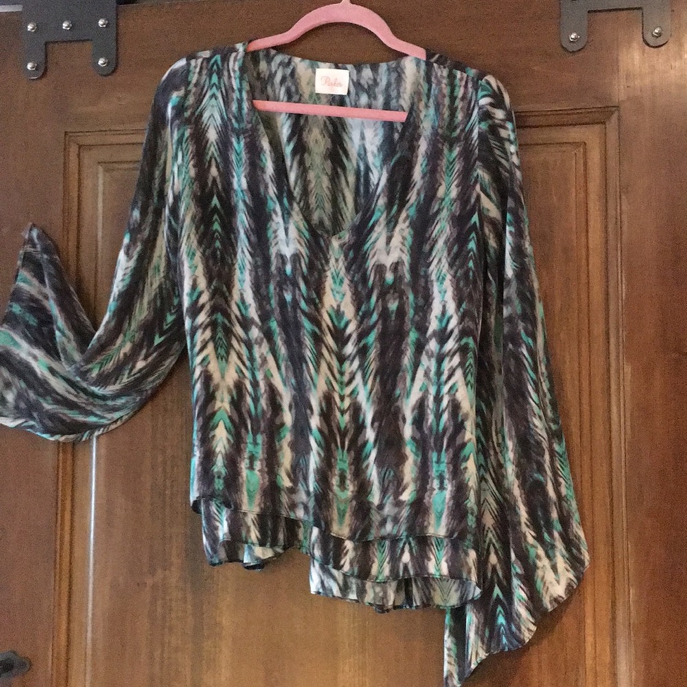 PARKER long sleeved top. Size M. 100% silk.